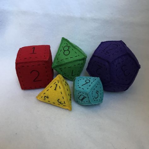 Felt dice for my geeky bestie’s baby Dnd Diy, Dnd Gifts, Baby Cosplay, Felt Food, Diy Stuff, Felt Diy, Baby Crafts, Montessori Toys, Crafts To Do