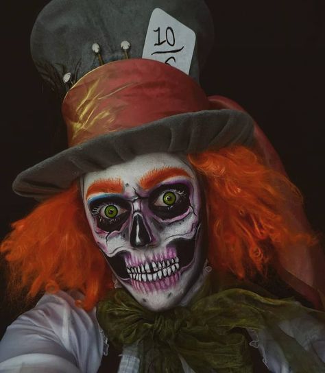 Mad Hatter Tim Burton, Hatter Makeup, Mad Hatter Makeup, Tim Burton Halloween, Skeleton Face Paint, Alice In Wonderland Makeup, Wonderland Makeup, Spfx Makeup, Mad Hatter Costume