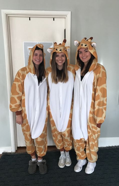 Pjs Halloween Costume, Trio Onsie Ideas, Onsie Halloween Costume Trio, Halloween Costumes Duo Onesies, Onesie Halloween Costumes Group, Onesie Halloween Costumes Trio, Onsies Ideas Girl Halloween Teen, Halloween Onsies Costumes, Onesie Halloween Costumes Duo