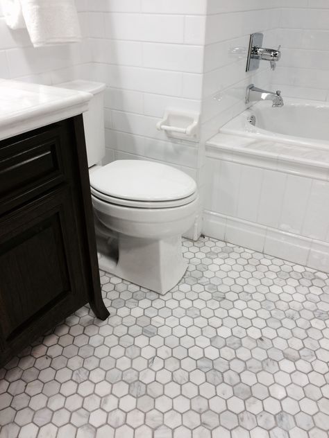 2" marble hexagon floor tile Grey Marble Hexagon Tile Bathroom, Bathroom Marble Hexagon Floor, Hex Wall Tile Bathroom, Hexagon Tile With Dark Grout, Hexagon Carrara Tile Bathroom, Guest Bathroom Ideas Hexagon Tile, Hexagon Tiled Bathrooms, Small Hexagon Bathroom Floor, Small Hexagon Tile Floor