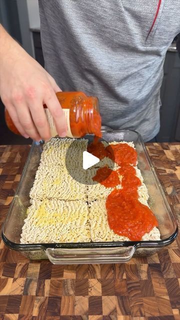 https://pin.it/6grbr4dKv Stuff For Lunch, Ramen Spaghetti Recipes, Ramen Noodle Casseroles, Ramen Pizza Recipes, Ramen Noodle Spaghetti, Fireplace Cooking Indoor Recipes, Ramen Noodles Lasagna, Dishes With Noodles, Lasagna With Ramen Noodles