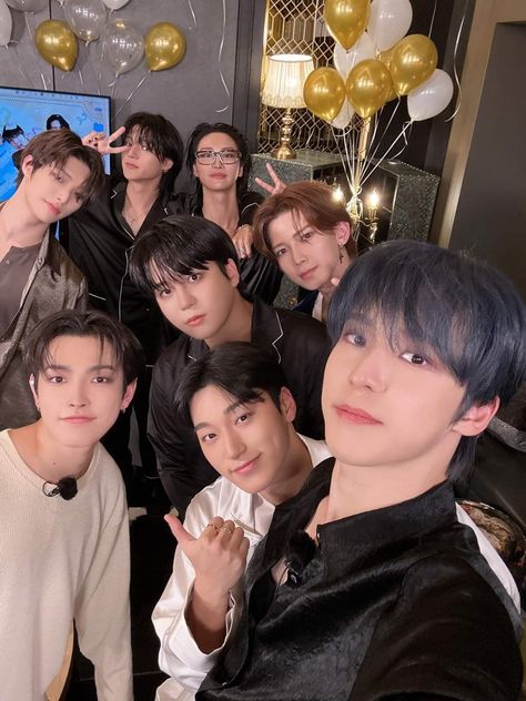 Definition Of Happiness, Pirate Kids, Jeong Yun-ho, Behind Photo, Woo Young, Kim Hongjoong, Group Photos, Extended Play, Asian Style