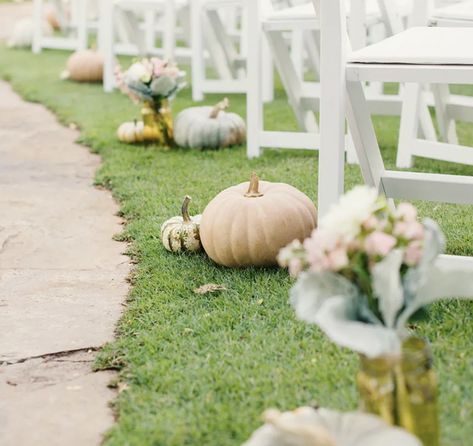 Elegant Wedding Colors, Elegant Pumpkins, Fall Wedding Diy, Pumpkin Wedding, Wedding Aisle Decorations, Fall Wedding Centerpieces, Fall Wedding Flowers, Fall Wedding Decorations, Aisle Decor