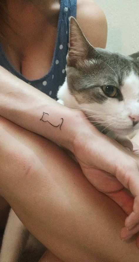 Page Tattoo, Cat Lover Tattoo, Tattoo Gato, Cat Tatto, Cat Tattoo Simple, Cute Cat Tattoo, L Tattoo, Tattoo Henna, Cat Tattoo Designs