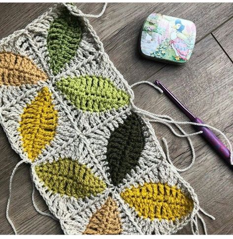 Crochet Granny Square - Crochet Motif - Crochet Patterns - Crochet Projects - Crochet Craft Granny Square Leaf, Leaf Granny Square, Crochet Granny Square Tutorial, Tote Crochet, Crochet Leaf Patterns, Granny Square Crochet Patterns Free, Confection Au Crochet, Pola Amigurumi, Crochet Blanket Designs