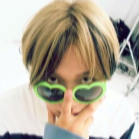 lee haechan lee donghyuck icon pfp green aesthetic Pfp Green Aesthetic, Pfp Green, Hd Icons, Icon Pfp, Green Aesthetic, Nct 127, Nct, Sunglasses Women, Square Sunglass