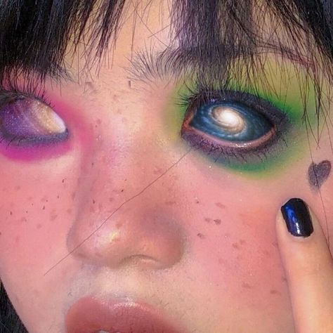 Arte Hippy, Funky Makeup, Make Up Inspo, Arte Inspo, Eye Makeup Art, Makeup Designs, Pretty Makeup, Creative Makeup, Artistry Makeup