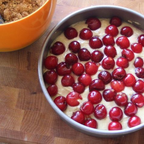 Sour Cherry Cake Recipe, Sour Cherry Cake, Sour Cherry Recipes, Cherry Coffee Cake, Cherry Cake Recipe, Sour Cherries, Torte Cupcake, Cherry Desserts, Cherry Cake