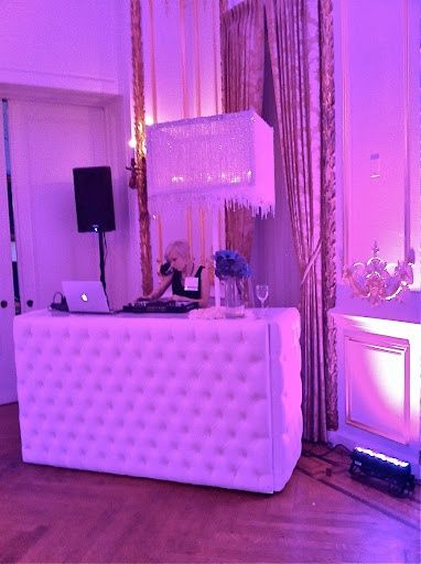 Pink Dj Booth, Dj Booth Ideas, Dj Facade, Wedding Dj Setup, Dj Board, Dj Ideas, Edward Sharpe And The Magnetic Zeros, Edward Sharpe, Dj Table