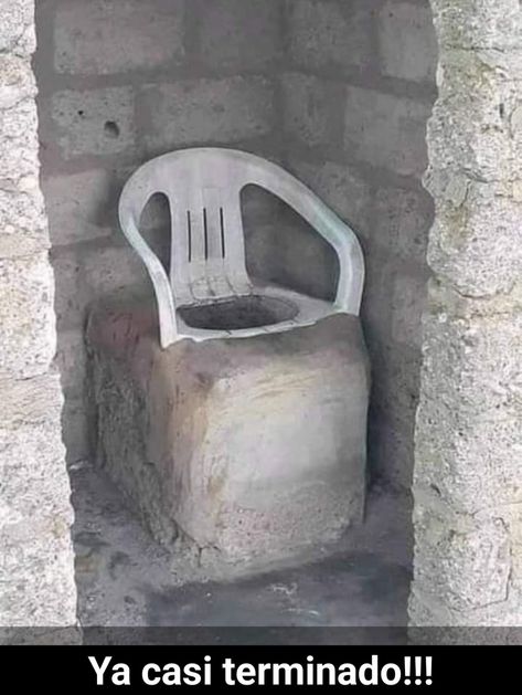 Outdoor Toilet, Deco Champetre, Toilet Art, Toilet Design, Memes Br, Bathroom Humor, Know Your Meme, Diy Pallet Furniture, Really Funny Pictures