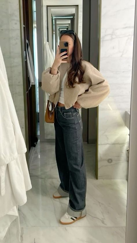 67 Degree Weather Outfit, Boyfriend Air, Winter Vacation Outfits Cold Weather, Ivory Cardigan Outfit, 65 Degree Weather Outfit, Fall Dinner Date Outfit, Jean Outfit Ideas, 60 Degree Weather Outfit, Chilly Weather Outfits