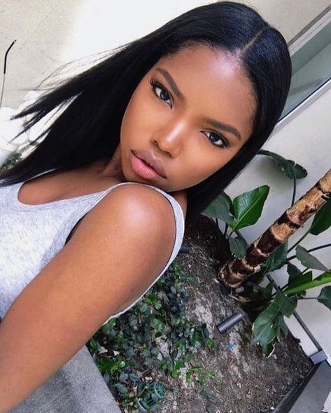 Ryan Destiny Hairstyles, Ryan Destiny, Dark Skin Beauty, Long Black Hair, Natural Face, Brown Girl, Brown Skin, Beautiful Makeup, Long Black