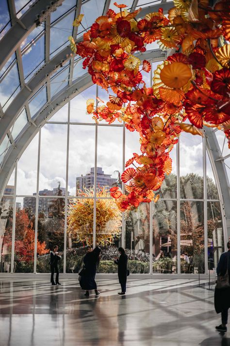 chihuly glass garden seattle glass blowing sculpture vibes aesthetic travel photography wallpaper Seattle Chihuly Garden, Chihuly Glass Art, Chihuly Garden And Glass Seattle, Chihuly Garden, Seattle Photography, Washington Trip, Landscape Wallpapers, Seattle Center, Seattle Trip