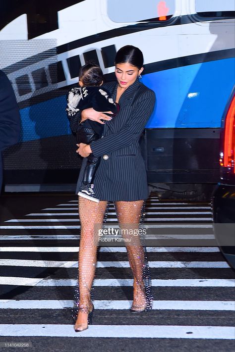 Kylie Stormi, Outfits Birthday, Stormi Webster, University Outfit, Birthday Fits, Lace Pants, Birthday Shoot, Party Clothes, Jenner Style