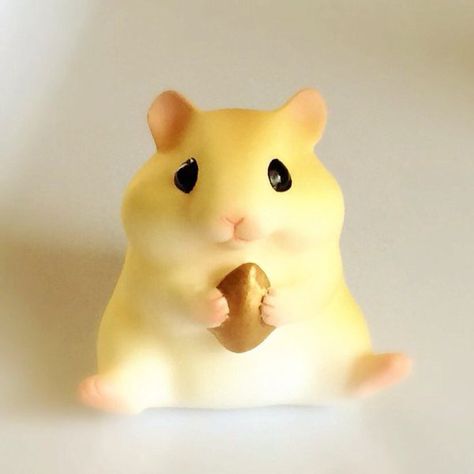 Hamster Clay, Clay Hamster, Animals Ceramics, 8th Birthday Cake, Sketchbook Cover, Cute Clay, Clay Art Projects, Miniature Crafts, Cute Stuffed Animals