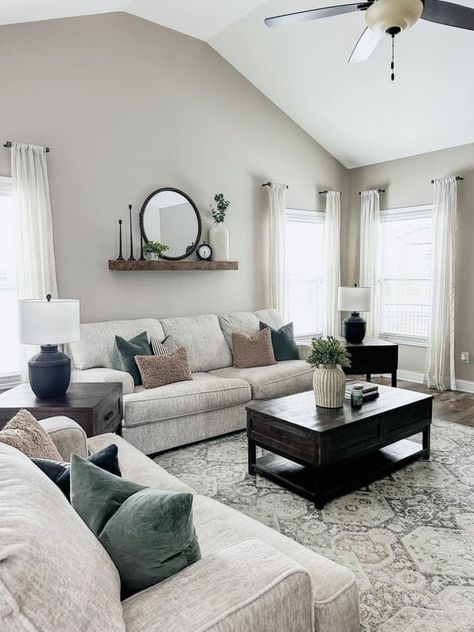 Grey Walls Living Room, Living Room Redo, Living Room Decor Inspiration, Future Apartment Decor, Living Room Update, Small Living Room Decor, Dream House Rooms, Home Design Living Room, Living Room Decor Cozy