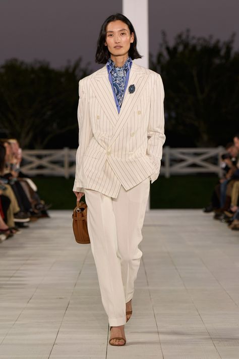 Ralph Lauren Spring 2025 Ready-to-Wear https://www.vogue.com/fashion-shows/spring-2025-ready-to-wear/ralph-lauren/slideshow/collection#7 Ralph Lauren Ss25, Spring 2025 Fashion Trends, Ralph Lauren Fashion Show, Blue Slip Dress, 2025 Fashion, Slinky Dress, Column Skirt, Jeans Models, Spring 2025