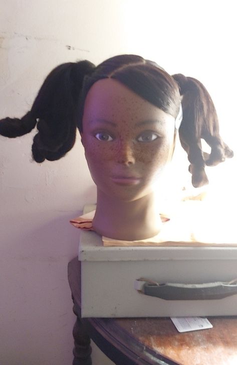 Manniquine Head Hairstyles, Mannequin Head Hairstyles, Mannequin Hairstyles, Mannequin Ideas, Head Hairstyles, Doll Hairstyles, Manikin Head, Parting Hair, Hair Mannequin