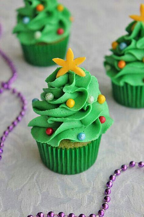 Easy Christmas Cupcakes, Christmas Tree Desserts, Christmas Cupcakes Recipes, Christmas Cupcakes Decoration, Christmas Tree Cupcakes, Christmas Cake Pops, Christmas Cake Designs, Cake Mini, Holiday Cupcakes