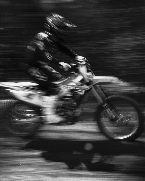 Sports Aesthetic Black And White, Stuntman Aesthetic, Dirt Bike Photography, Dirt Bike Aesthetic, Motocross Aesthetic, Track Workout Training, Motocross Photography, Dior New Look, Stunt Bike