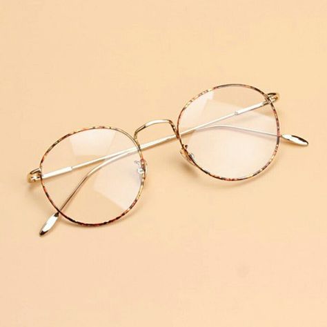 Clear Glasses Frames Women, Glasses Women Fashion Eyeglasses, Gold Rimmed Glasses, Glasses For Round Faces, Cute Glasses Frames, Plain Mirror, Classy Glasses, Glasses Frames Trendy, Glasses Outfit