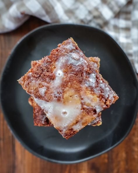 Copycat Trader Joe’s Cinnamon Roll Blondies – Gluten-Free! - A Girl Defloured Cinnamon Roll Blondies, Blondie Bar, Vanilla Glaze, Cinnamon Vanilla, Trader Joe’s, Trader Joe, Cinnamon Buns, Gluten Free Flour, Cinnamon Roll