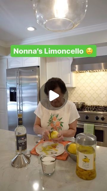 Nonna Gracie on Instagram: "Nonna’s homemade limoncello 🍋🇮🇹 #nonna #homemade #limoncello #italian #trending" Limoncello Gift Ideas, Greek Cocktails, Lemoncello Recipes, Lemon Cello Recipe, Homemade Liqueur Recipes, Limoncello Recipe, Famous Recipes, Easy Recipies, Homemade Limoncello