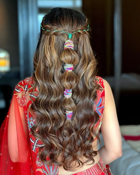 Latest Bridal Look, Navratri Hairstyles, Carnival Hairstyles, Mehndi Hairstyles, Pretty Ponytails, Bridal Hairstyle Ideas, Easy Waves, Hairstyle Examples, Mehendi Ceremony