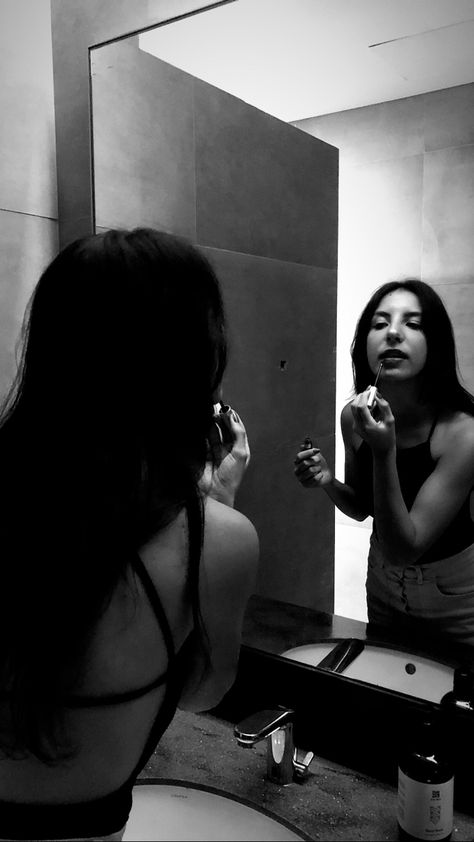 Night out, mirror selfie, fixing my lipstick, black and white Black And White Selfie Ideas, Black And White Mirror Selfie, Mirror Pictures Selfie, Mirror Selfie Poses, White Mirror, Gcse Art, Selfie Poses, Pic Ideas, Photo Poses