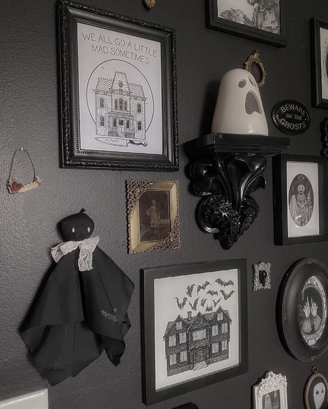 Addams Family Home Decor, Gothic Maximalism, Addams Family Theme Party, Gothic Gallery Wall, Gothic Home Decor Ideas, Living Room Halloween, Halloween Home Decor Ideas, Addams Family Theme, Kitchen Halloween