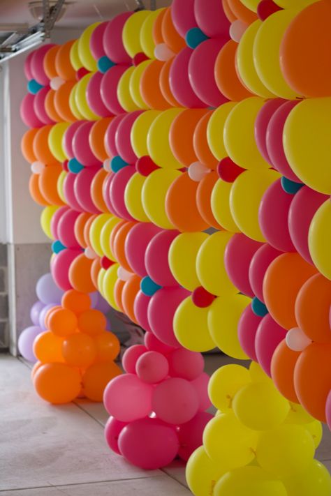 Balloon wall using link-o-loons Walls Room, Balloon Wall, Balloon Decorations, Balloons, Wall