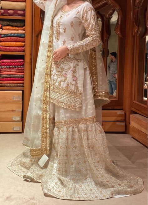 White And Gold Nikkah Outfit, Pakistani Engagement Outfit, Nikkah Gharara, Nikkah Aesthetic, Desi Suits, Nikah Dresses, Baat Pakki, Nikkah Outfit, Wedding Nikkah