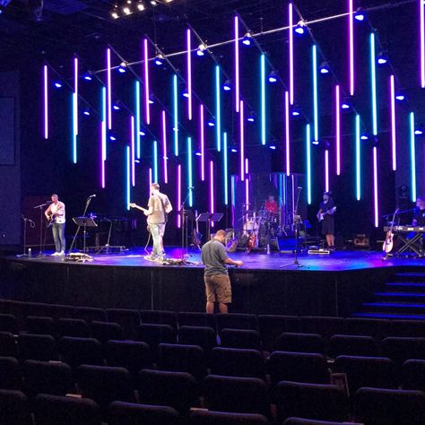 Led Lighting Design, Lighting Design Ideas, Stage Lighting Design, Pixel Led, Church Stage Design Ideas, Concert Stage Design, Light Grid, Stage Design Ideas, Church Interior Design