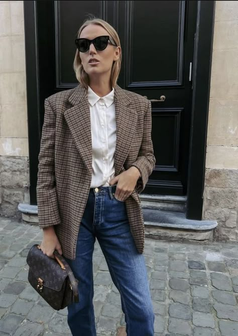 Brown Checked Blazer Outfit, Check Blazer Outfit Women, Brown Plaid Blazer Outfit, Outfits With Blazers For Women, Plaid Blazer Outfit Women, Checked Blazer Outfit, Check Blazer Outfit, Houndstooth Blazer Outfit, Checked Outfit