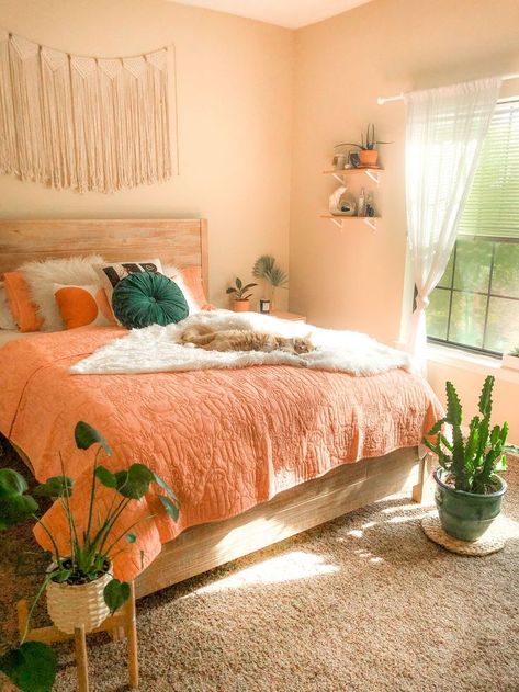 Peach Bedroom, Pink Apartment, Apartment Stuff, Bedroom Minimalist, Small Bedrooms, Health Dinner, Redecorate Bedroom, Bedroom Designs, Apartment Inspiration