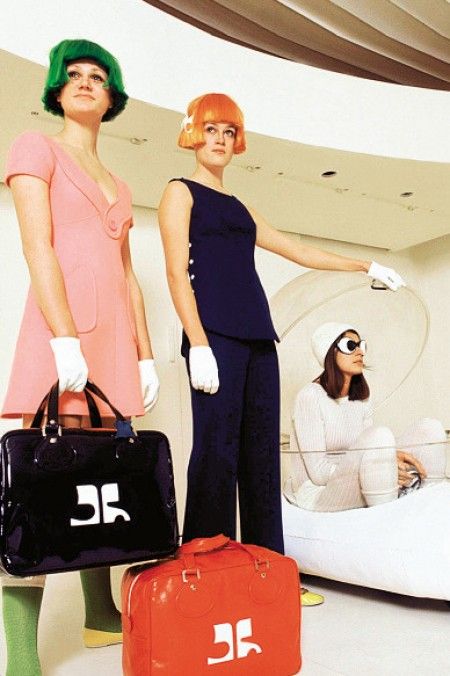 Courrèges revival Space Age Fashion, Fashion 60s, Andre Courreges, 1960 Fashion, Space Fashion, Mod 60s, Fashion 1960s, Swinging Sixties, Sixties Fashion