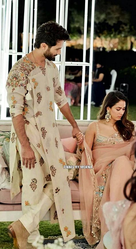 Anamika Khanna - India 🇮🇳 Boys Marriage Outfit, Wedding Wear For Men Indian, Groom Kurta Indian Weddings, Indian Ethnic Wear Mens, Groom Outfit Wedding Indian, Men Indian Wedding Outfit, Men Traditional Wear Indian, Men Indian Wear, Indian Wedding Outfits For Men