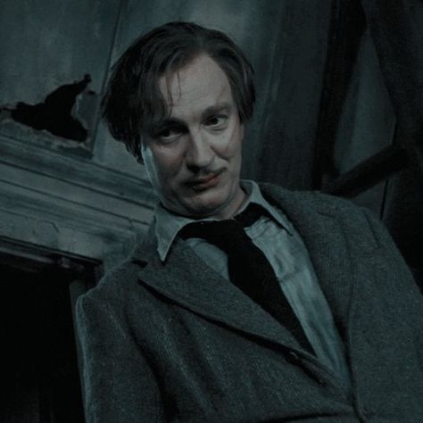 jules edits — sirius black and remus lupin icons like or reblog... Remus Lupin Icons, Sirius Black And Remus Lupin, Remus Lupin Moony, Remus Lupin Aesthetic, Lupin Harry Potter, Hogwarts Classes, Remus And Sirius, Harry Potter Icons, Hogwarts Aesthetic