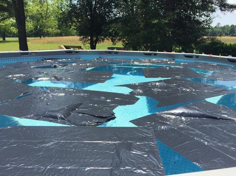 use black trash bags to heat pool Diy Pool Heater, Pool Warmer, Solar Pool Cover, Living Pool, Pool Stuff, Pool Hacks, Pool Life, Above Ground Pool Landscaping, Solar Pool