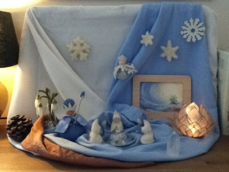 Winter Nature Table, Waldorf Crafts, Winter Pins, Ice Snow, Winter Table, Winter Nature, Nature Table, Table Inspiration, Small World Play