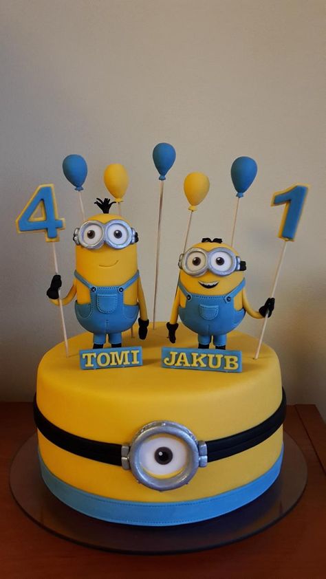 Minion Birthday Cake Ideas, Minion Cakes Birthday Boys, Minons Cake, Minions Cake Ideas, Minion Cake Ideas, Two Minions, Minions Birthday Theme, Despicable Me Cake, Minion Cookies