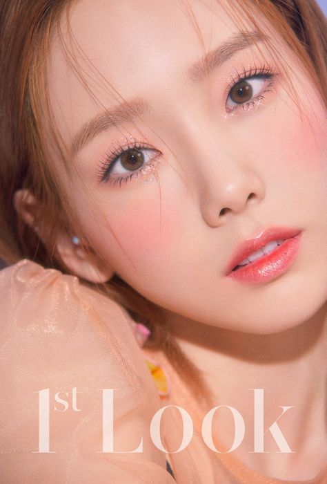 Idol Makeup, Girls' Generation Taeyeon, Korean Makeup Look, Taeyeon Snsd, Look Magazine, Cosmopolitan Magazine, Kim Tae Yeon, Girls' Generation, Instyle Magazine