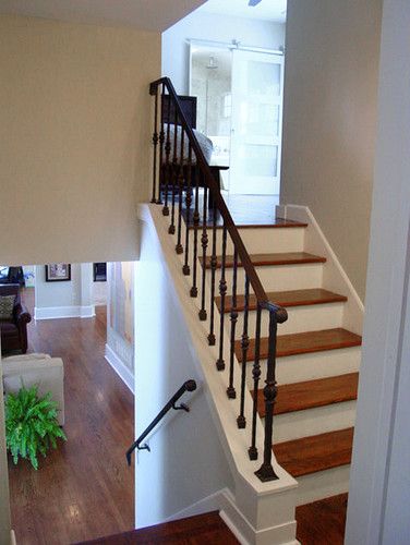 Modern Home Iron Railing Design, Pictures, Remodel, Decor and Ideas Iron Railing Design, Tri Level Remodel, Split Foyer Remodel, Tri Level House, Split Entry Remodel, Split Foyer, Ranch Remodel, Stair Remodel, Split Level House