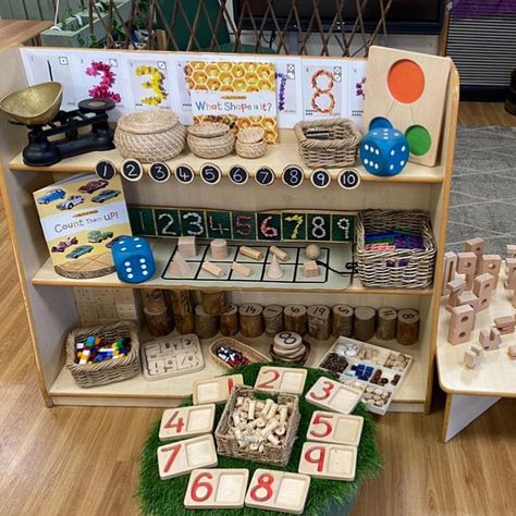 Math Shelf Preschool, Reggio Math Center Preschool, Numeracy Corner Classroom, Montessori Early Childhood Classroom, Maths Area Reception, Maths Areas Eyfs, Maths In The Environment Eyfs, Reggio Maths Area, Maths Corner Preschool