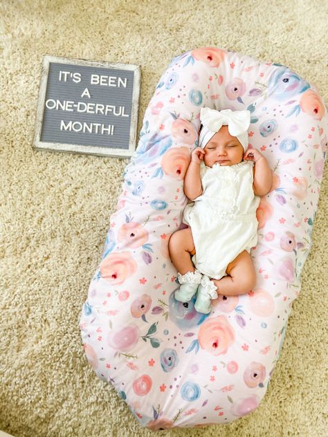 One Month Milestone Picture Ideas, 1 Month Diy Photoshoot, 1 Month Milestone Caption, One Month Old Picture Ideas, One Month Milestones Baby Photos, One Month Milestone Pictures, One Month Old Baby Captions, 1 Month Old Picture Ideas, 1 Month Milestones Photo Ideas