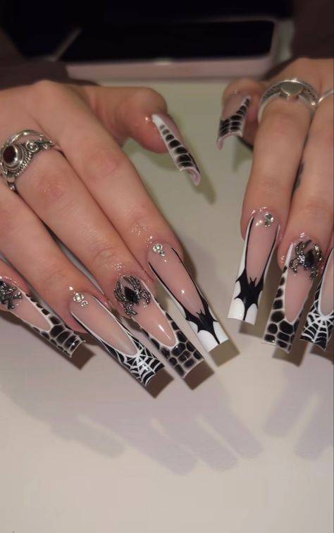 Coffin Freestyle Nails, Black Nails Edgy, Black Nail Design Square, Gothic Inspired Nails, Alt Halloween Nails, 19th Birthday Nails Ideas Short, White Halloween Nails Acrylic, October Acrylics, Gothic Nails With Charms