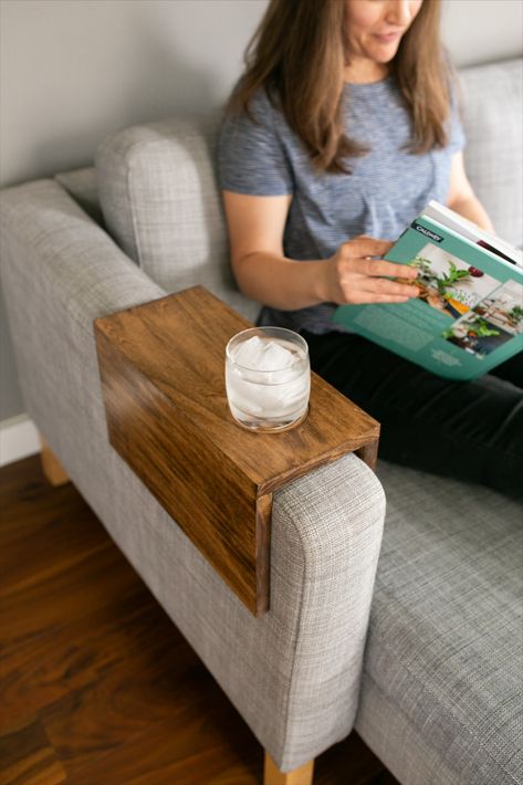 Make your own convenient sofa sleeve with a cup holder for your couch arm! Easy! Measurements and full video tutorial here Living Room Ideas For Women, Diy Sofa Table Behind Couch, Diy Wooden Couch, Room Ideas For Women, Diy Butcher Block Countertops, Sofa Table Behind Couch, Diy Butcher Block, Sofa Arm Table, Wooden Couch