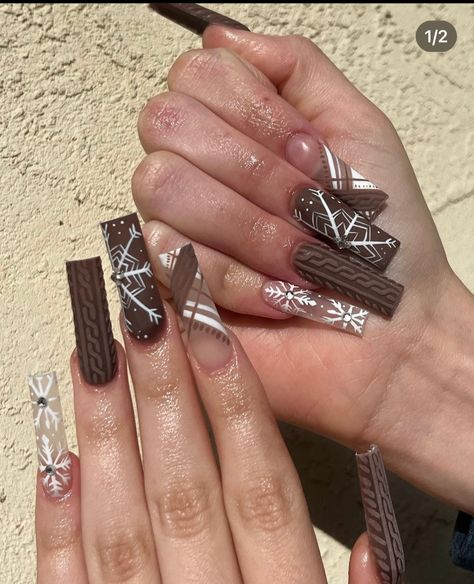 Brown Holiday Nails, December Nail Ideas Acrylic, Thanksgiving Christmas Nails, Brown Christmas Nails, Christmas Sweater Nails, Sweater Nails, Diy Acrylic Nails, Thanksgiving Nails, Cute Acrylic Nail Designs