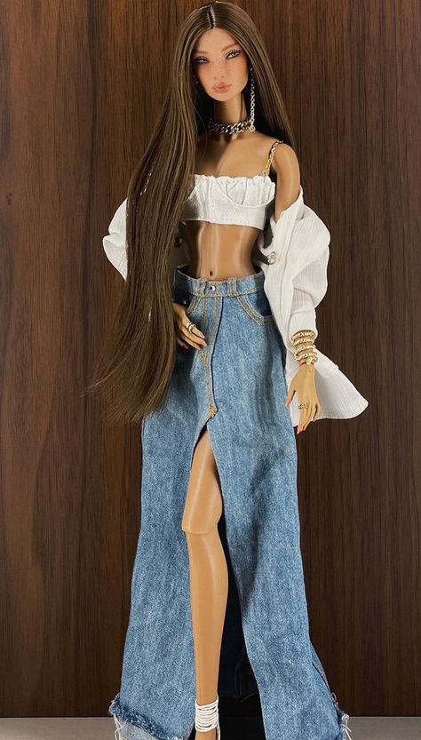 Realistic Barbie, Sewing Barbie Clothes, Barbie Model, Barbie Wardrobe, Model Looks, Diy Barbie Clothes, Barbie Fashionista Dolls, Barbie Dress Fashion, Barbie Clothes Patterns