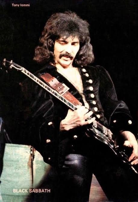 Toni Iommi, Black Sabbath Iron Man, Tony Iommi, Heavy Metal Girl, Best Guitarist, Classic Rock And Roll, Celebrity Photography, Last Kiss, Rock And Roll Bands